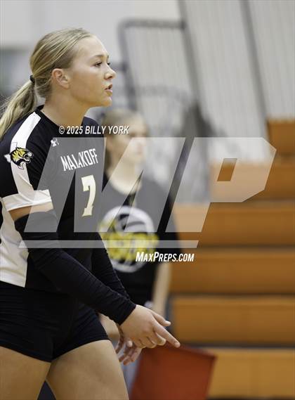 Thumbnail 1 in Grand Saline vs Tigers photogallery.