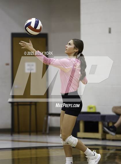 Thumbnail 2 in Grand Saline vs Tigers photogallery.