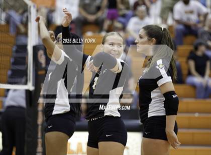 Thumbnail 3 in Grand Saline vs Tigers photogallery.