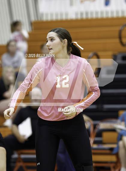 Thumbnail 3 in Grand Saline vs Tigers photogallery.