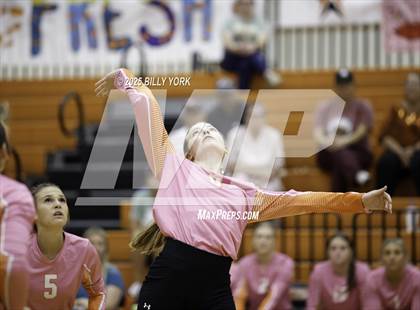 Thumbnail 2 in Grand Saline vs Tigers photogallery.