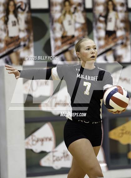 Thumbnail 2 in Grand Saline vs Tigers photogallery.