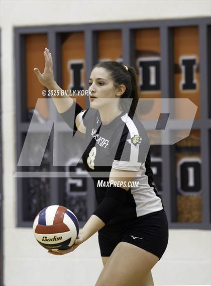 Thumbnail 2 in Grand Saline vs Tigers photogallery.