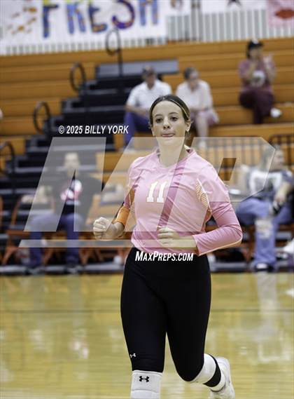 Thumbnail 3 in Grand Saline vs Tigers photogallery.