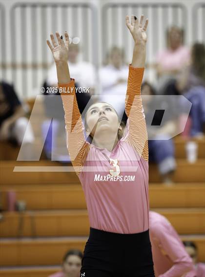 Thumbnail 3 in Grand Saline vs Tigers photogallery.