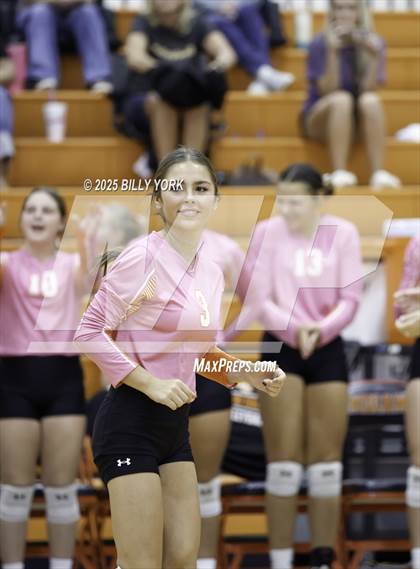 Thumbnail 1 in Grand Saline vs Tigers photogallery.
