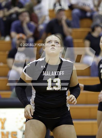 Thumbnail 2 in Grand Saline vs Tigers photogallery.