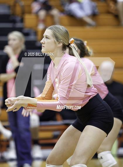 Thumbnail 2 in Grand Saline vs Tigers photogallery.