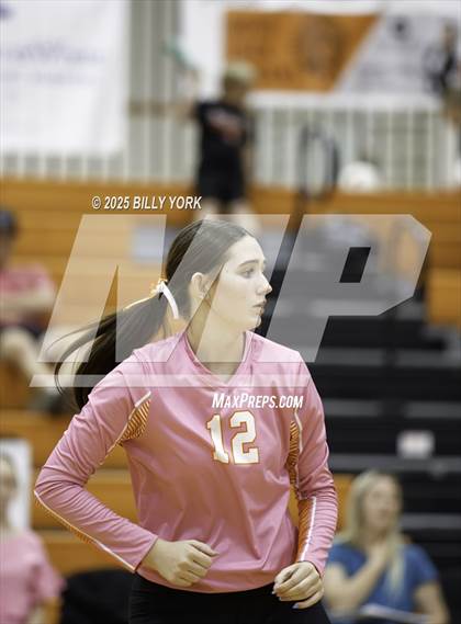Thumbnail 3 in Grand Saline vs Tigers photogallery.