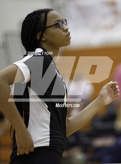 Thumbnail 3 in Grand Saline vs Tigers photogallery.