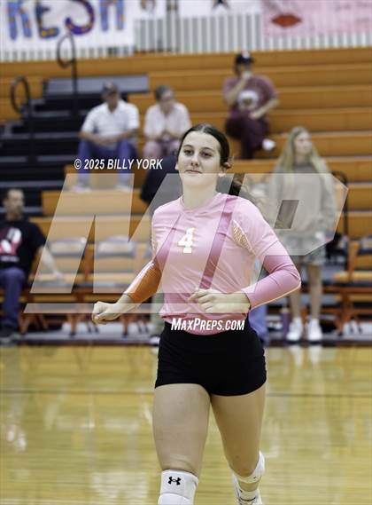 Thumbnail 2 in Grand Saline vs Tigers photogallery.