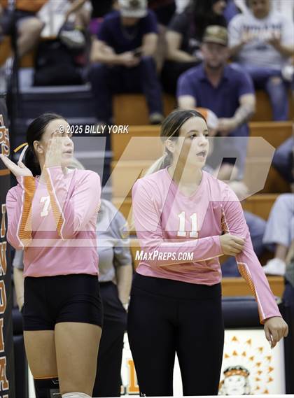 Thumbnail 2 in Grand Saline vs Tigers photogallery.