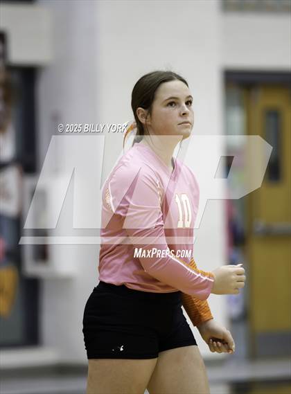 Thumbnail 2 in Grand Saline vs Tigers photogallery.