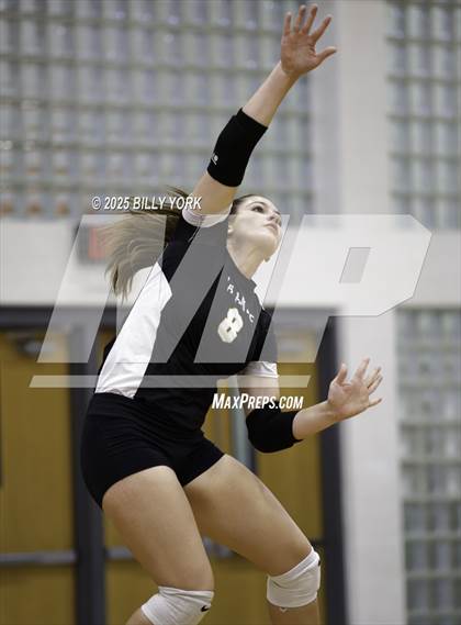 Thumbnail 3 in Grand Saline vs Tigers photogallery.