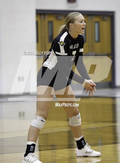Thumbnail 3 in Grand Saline vs Tigers photogallery.