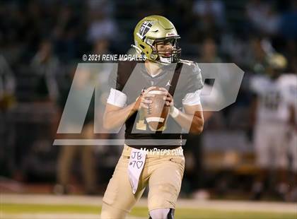Thumbnail 1 in Mira Costa vs St. Francis photogallery.