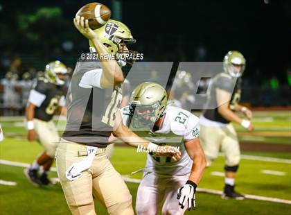 Thumbnail 2 in Mira Costa vs St. Francis photogallery.