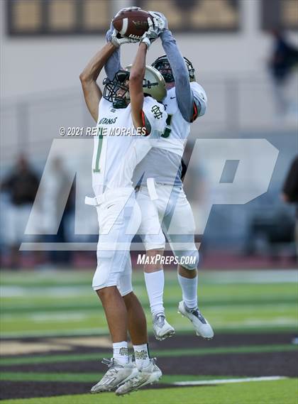 Thumbnail 2 in Mira Costa vs St. Francis photogallery.