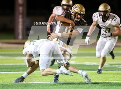 Thumbnail 2 in Mira Costa vs St. Francis photogallery.