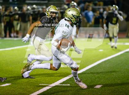 Thumbnail 3 in Mira Costa vs St. Francis photogallery.