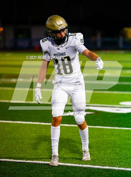 Thumbnail 2 in Mira Costa vs St. Francis photogallery.