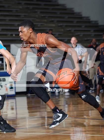 Thumbnail 3 in Pasadena Memorial vs. Dobie (McDonald's Texas Invitational) photogallery.