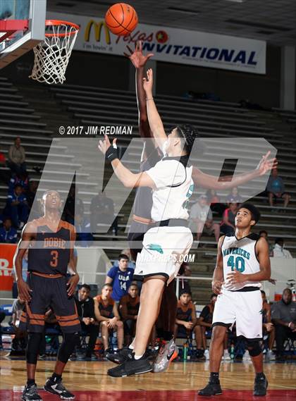 Thumbnail 1 in Pasadena Memorial vs. Dobie (McDonald's Texas Invitational) photogallery.