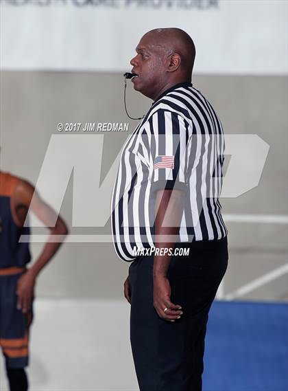 Thumbnail 2 in Pasadena Memorial vs. Dobie (McDonald's Texas Invitational) photogallery.