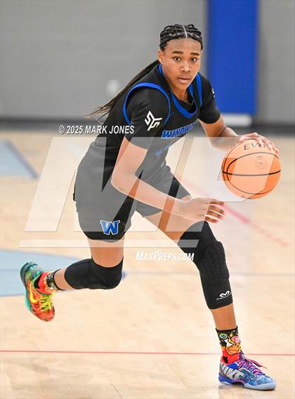 Thumbnail 1 in Denver East vs. Windward (Section 7) photogallery.