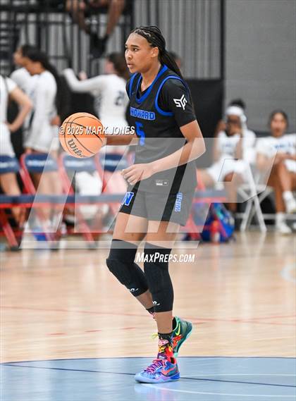 Thumbnail 1 in Denver East vs. Windward (Section 7) photogallery.