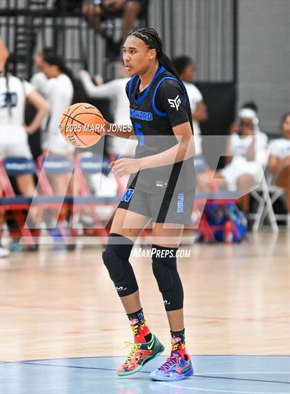 Thumbnail 2 in Denver East vs. Windward (Section 7) photogallery.