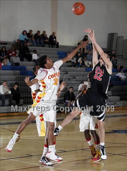Thumbnail 1 in Hawthorne vs. Glendale (Burbank Tip-Off Classic) photogallery.
