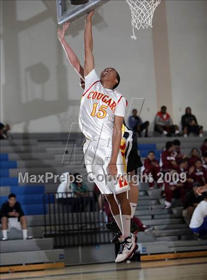 Thumbnail 1 in Hawthorne vs. Glendale (Burbank Tip-Off Classic) photogallery.