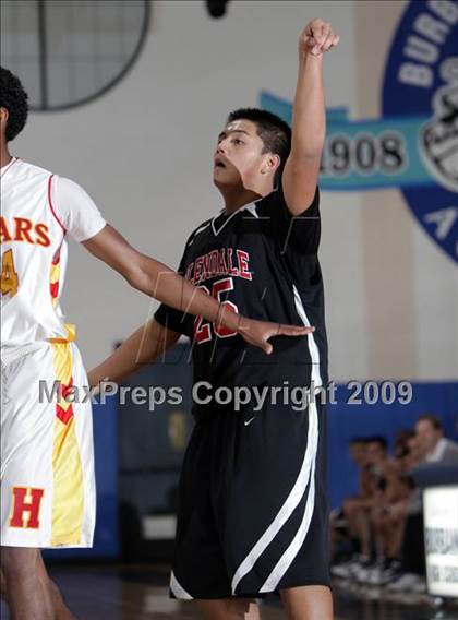 Thumbnail 2 in Hawthorne vs. Glendale (Burbank Tip-Off Classic) photogallery.