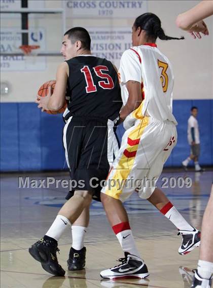 Thumbnail 1 in Hawthorne vs. Glendale (Burbank Tip-Off Classic) photogallery.