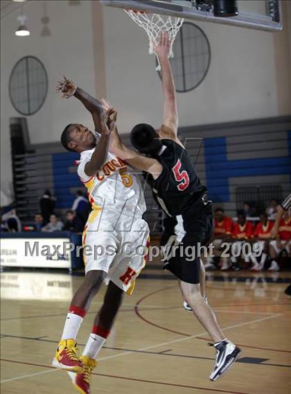 Thumbnail 3 in Hawthorne vs. Glendale (Burbank Tip-Off Classic) photogallery.
