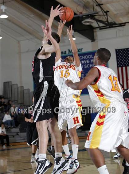 Thumbnail 3 in Hawthorne vs. Glendale (Burbank Tip-Off Classic) photogallery.