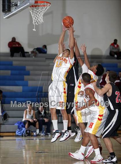 Thumbnail 1 in Hawthorne vs. Glendale (Burbank Tip-Off Classic) photogallery.