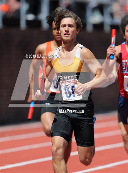Thumbnail 2 in Penn Relays (Boys 4 x 400) photogallery.