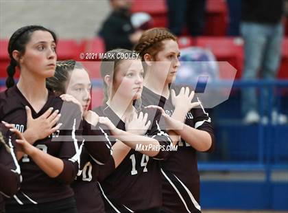 Thumbnail 2 in Fairfield vs. Troy (UIL 3A Bi-District) photogallery.