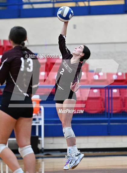 Thumbnail 1 in Fairfield vs. Troy (UIL 3A Bi-District) photogallery.