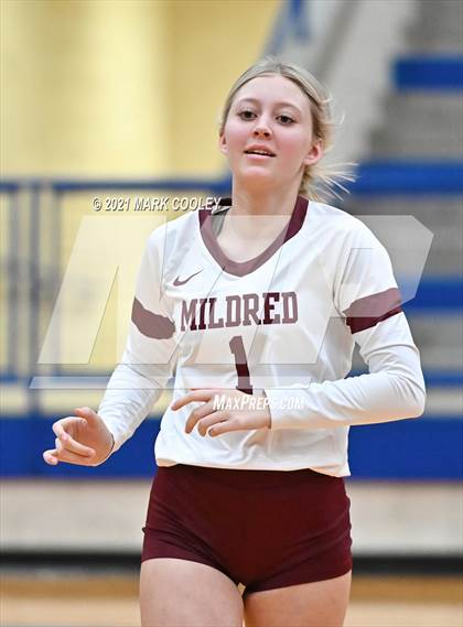 Thumbnail 1 in Fairfield vs. Troy (UIL 3A Bi-District) photogallery.