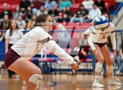 Thumbnail 3 in Fairfield vs. Troy (UIL 3A Bi-District) photogallery.