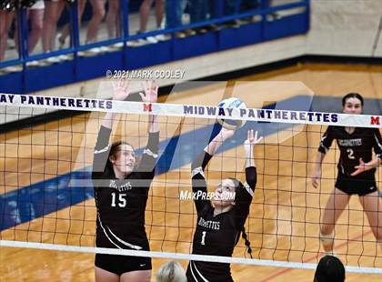 Thumbnail 2 in Fairfield vs. Troy (UIL 3A Bi-District) photogallery.