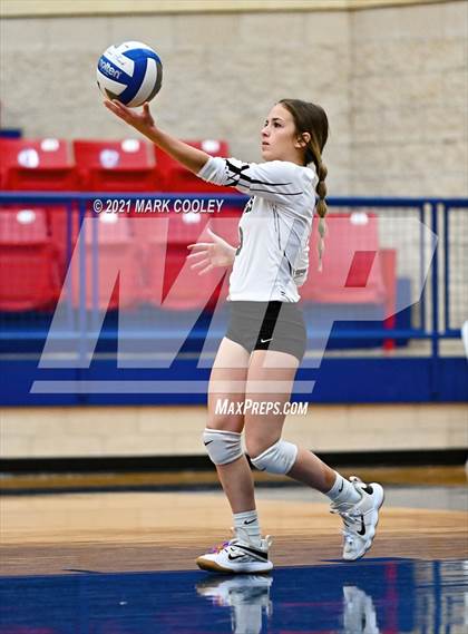 Thumbnail 2 in Fairfield vs. Troy (UIL 3A Bi-District) photogallery.
