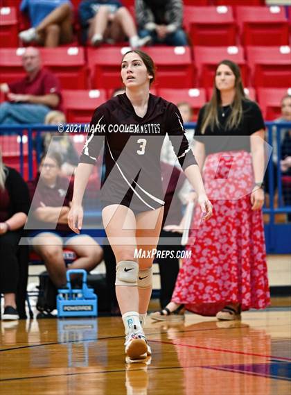 Thumbnail 1 in Fairfield vs. Troy (UIL 3A Bi-District) photogallery.