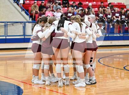 Thumbnail 1 in Fairfield vs. Troy (UIL 3A Bi-District) photogallery.
