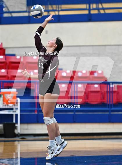 Thumbnail 3 in Fairfield vs. Troy (UIL 3A Bi-District) photogallery.