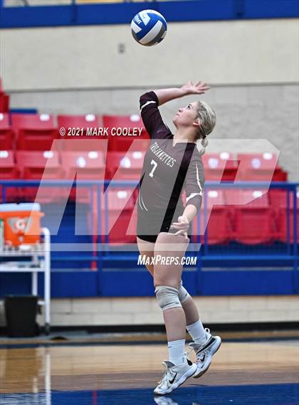 Thumbnail 3 in Fairfield vs. Troy (UIL 3A Bi-District) photogallery.