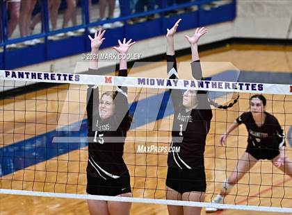 Thumbnail 3 in Fairfield vs. Troy (UIL 3A Bi-District) photogallery.